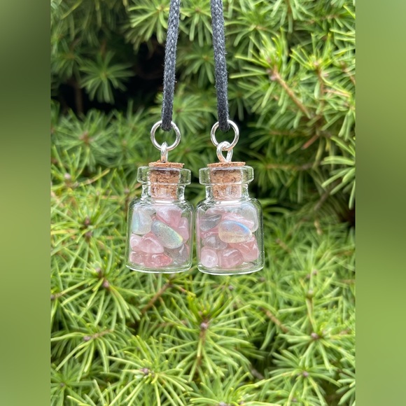 Labradorite + Lavender Rose Quartz Pendant | Cork Jar Necklace | Crystal Jewelry - Picture 3 of 6